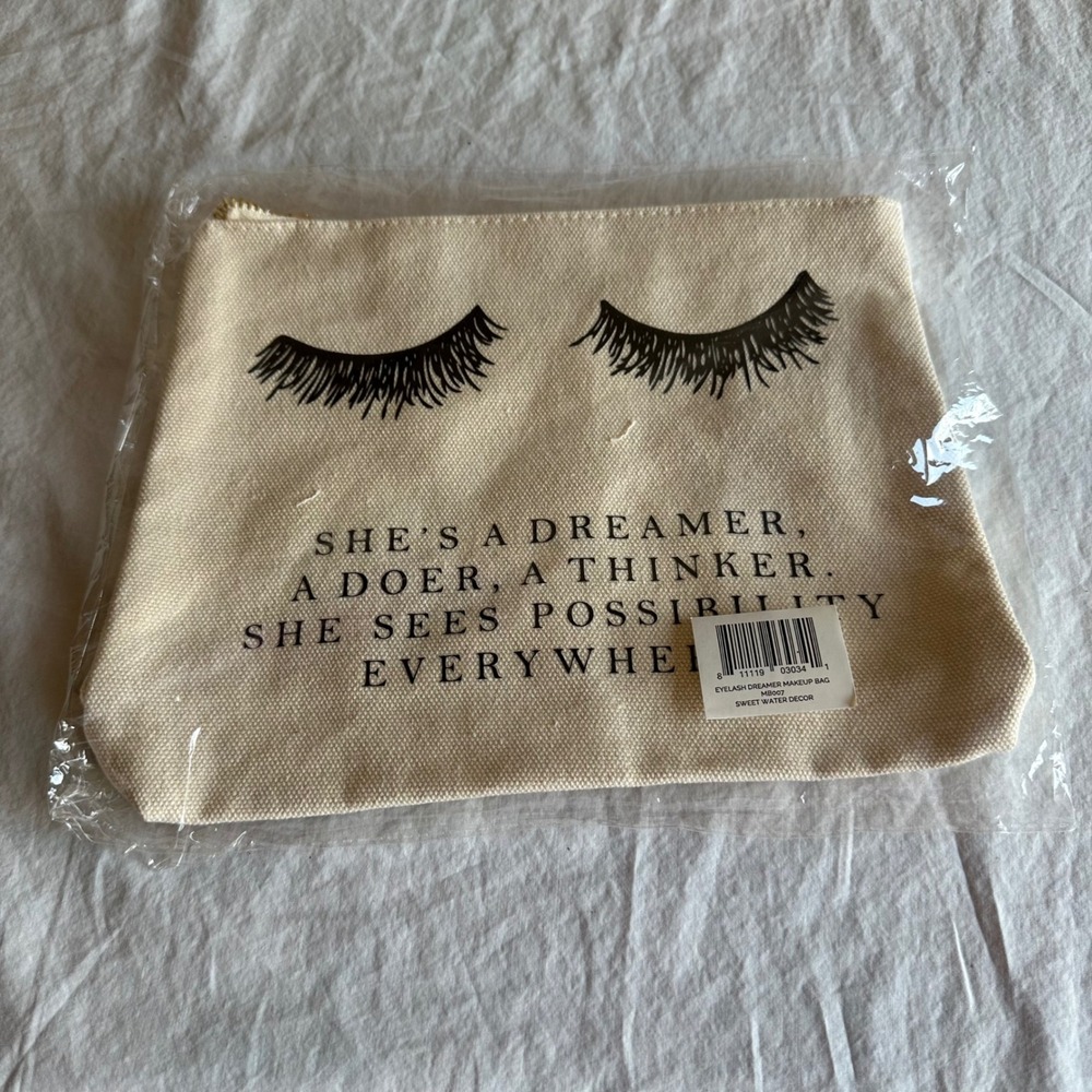 Sweet Water Decor Eyelash Dreamer Canvas Makeup Bag Cream Gold Zipper MB007